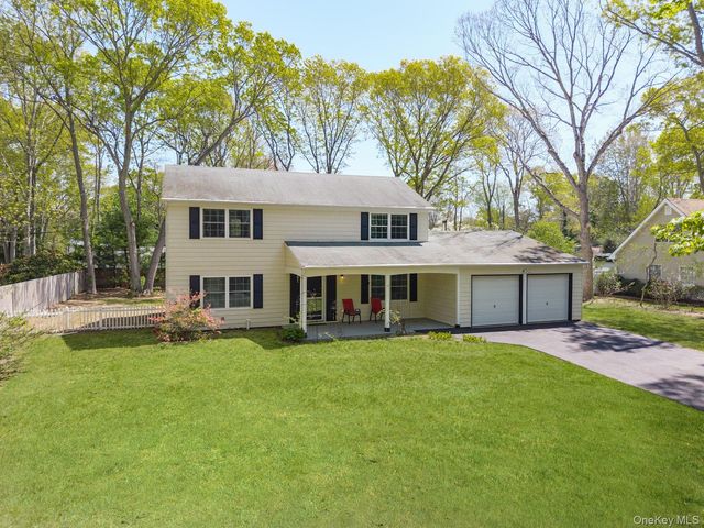 35 Spencer Lane, Stony Brook, NY 11790