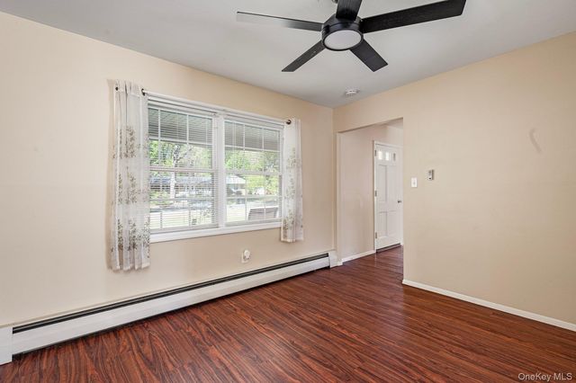 35 Spencer Lane, Stony Brook, NY 11790