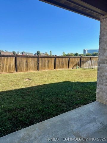 104 Tallgrass Street, Calera, OK 74730