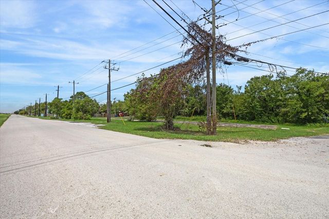 408 N Oak Street, Texas City, TX 77591