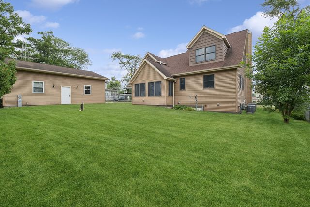 4130 Dutch Mill Lane, Delavan, WI 53115