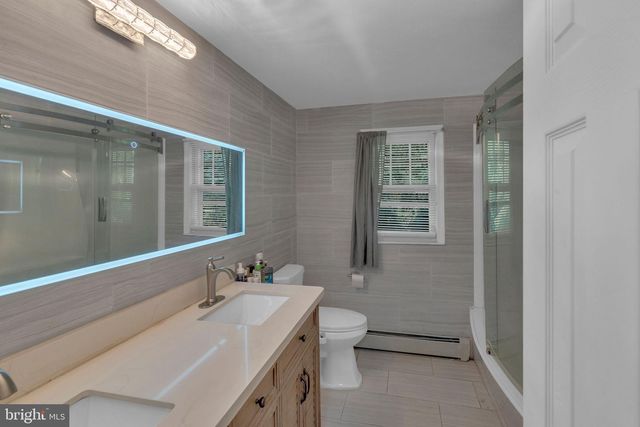 200 WILSON AVE, Hightstown, NJ 08520