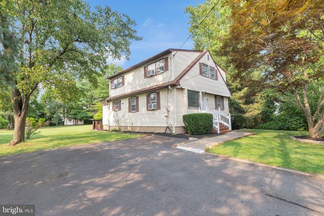 200 WILSON AVE, Hightstown, NJ 08520