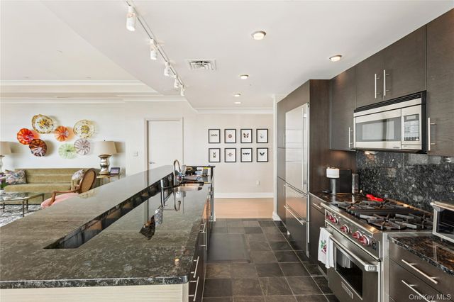 403 E Boardwalk 806, Long Beach, NY 11561