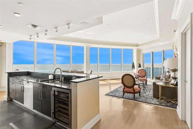 403 E Boardwalk 806, Long Beach, NY 11561