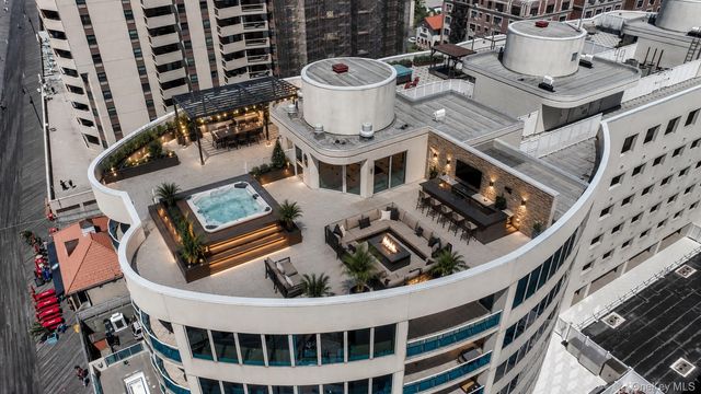 403 E Boardwalk 806, Long Beach, NY 11561