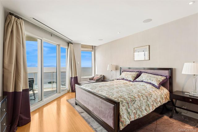 403 E Boardwalk 806, Long Beach, NY 11561