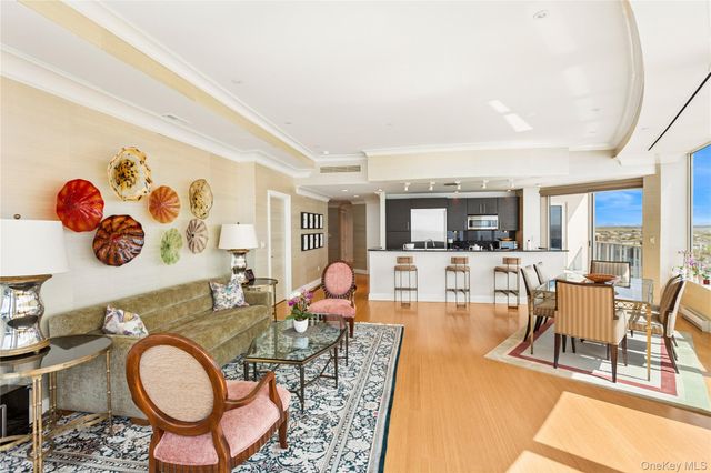 403 E Boardwalk 806, Long Beach, NY 11561