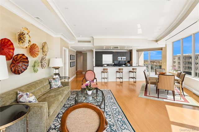 403 E Boardwalk 806, Long Beach, NY 11561