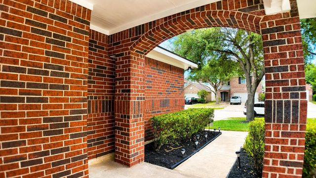 7543 Legacy Pines Drive, Cypress, TX 77433