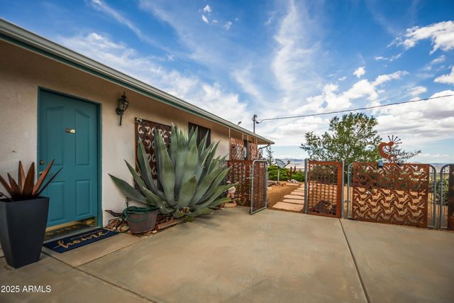 9295 E SHIRLEY Lane, Dewey, AZ 86327