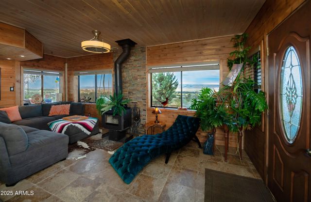 9295 E SHIRLEY Lane, Dewey, AZ 86327