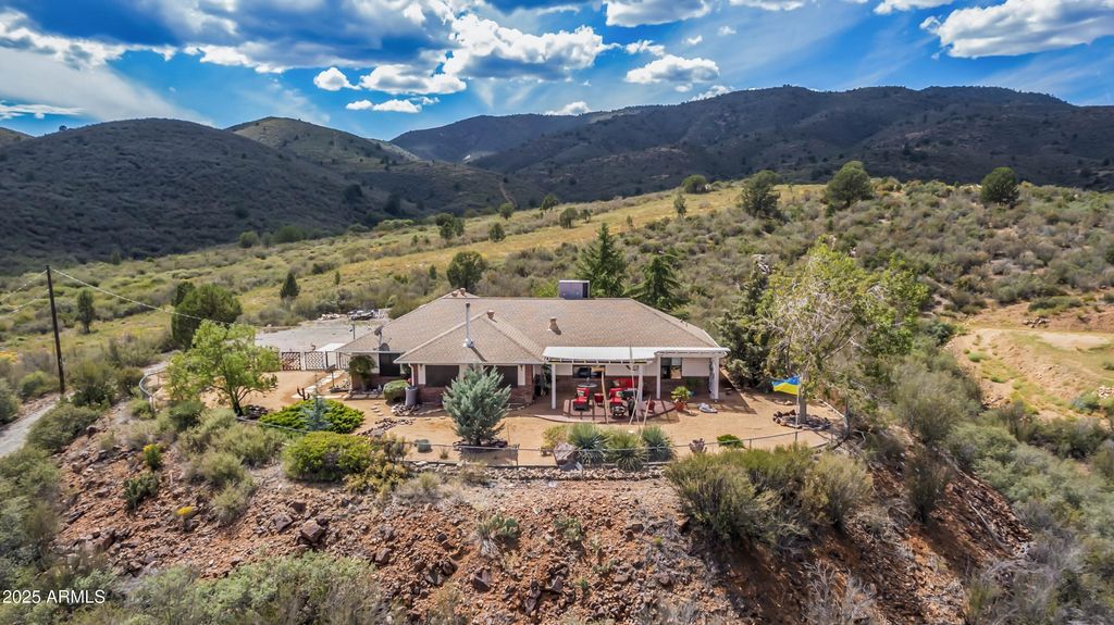 9295 E SHIRLEY Lane, Dewey, AZ 86327