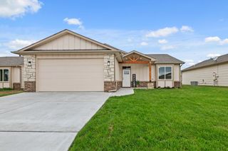 1217 E Park Glen Ct, Clearwater, KS 67026