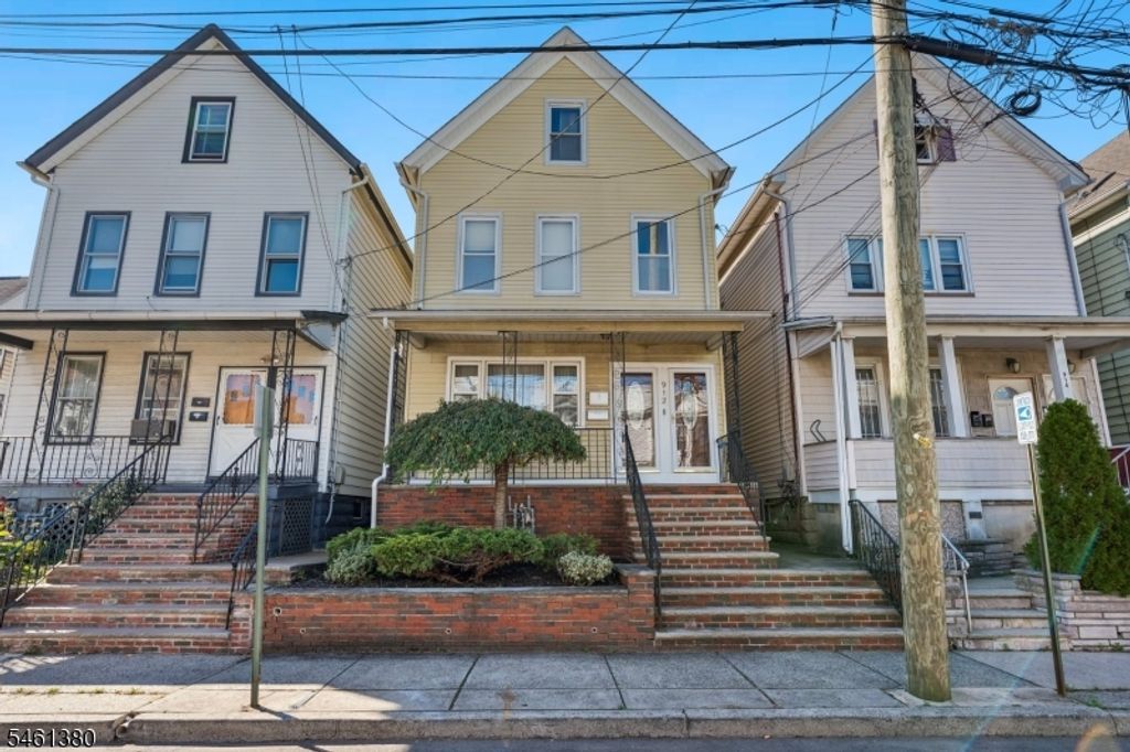 912 Roosevelt St, Elizabeth City, NJ 07202 — exterior