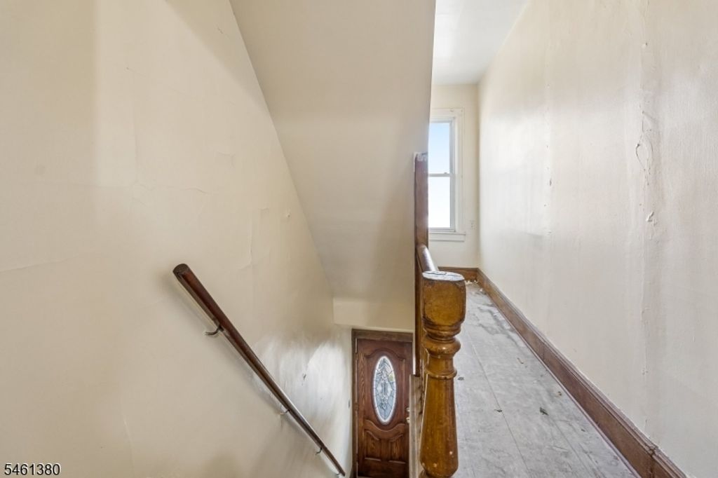912 Roosevelt St, Elizabeth City, NJ 07202 — photo 2