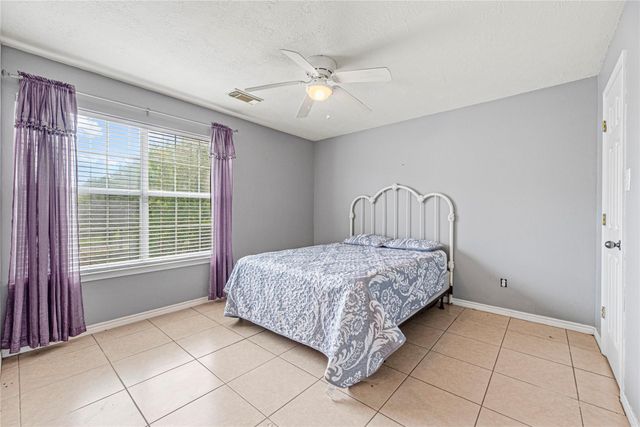 7228 Highland Bayou Drive, Hitchcock, TX 77563