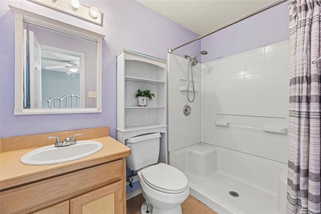 7228 Highland Bayou Drive, Hitchcock, TX 77563