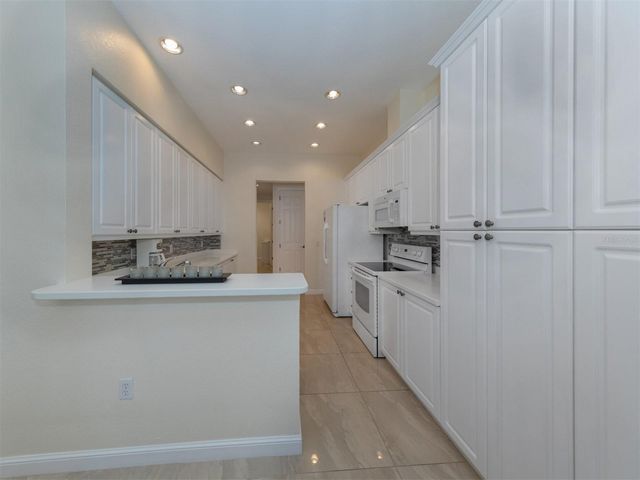 5531 46TH COURT W 5531, Bradenton, FL 34210