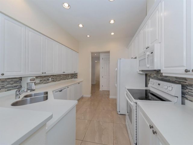 5531 46TH COURT W 5531, Bradenton, FL 34210