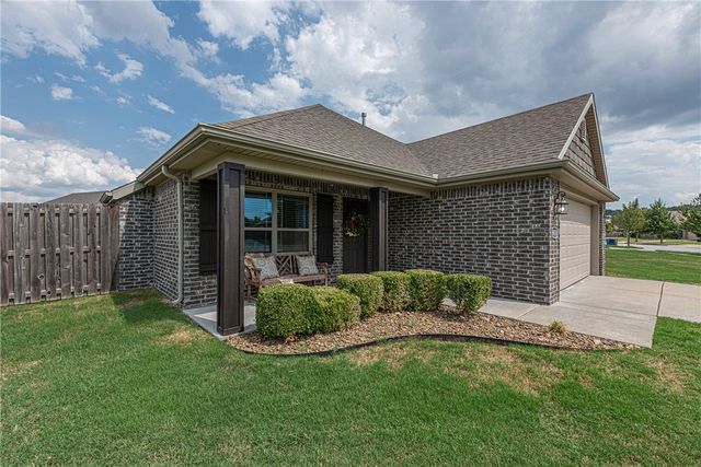 4456 W Wales Drive, Fayetteville, AR 72704