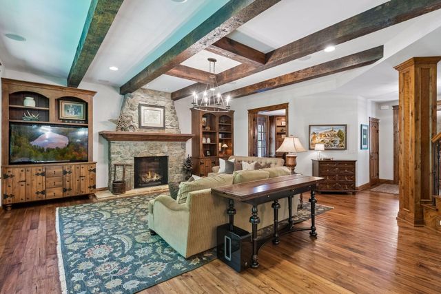 20650 Parkview Lane, Excelsior, MN 55331