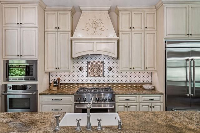 20650 Parkview Lane, Excelsior, MN 55331