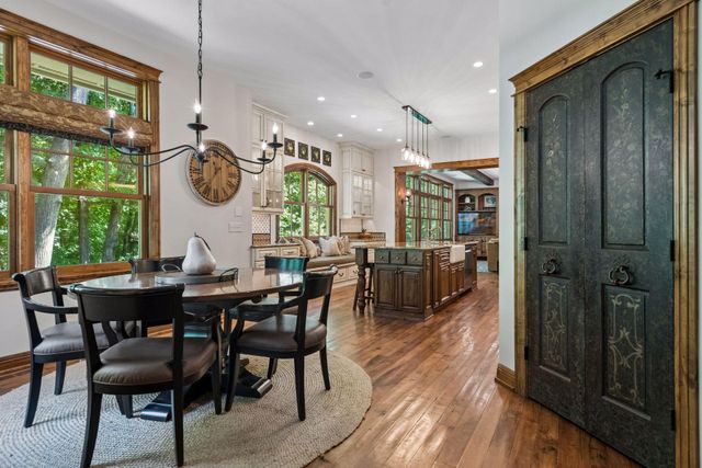 20650 Parkview Lane, Excelsior, MN 55331