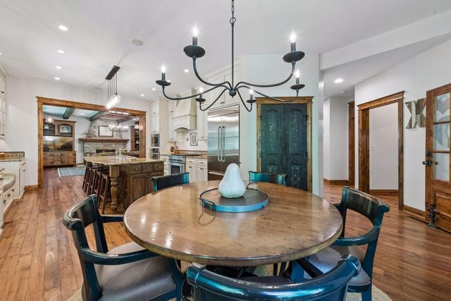 20650 Parkview Lane, Excelsior, MN 55331