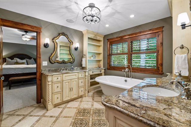 20650 Parkview Lane, Excelsior, MN 55331