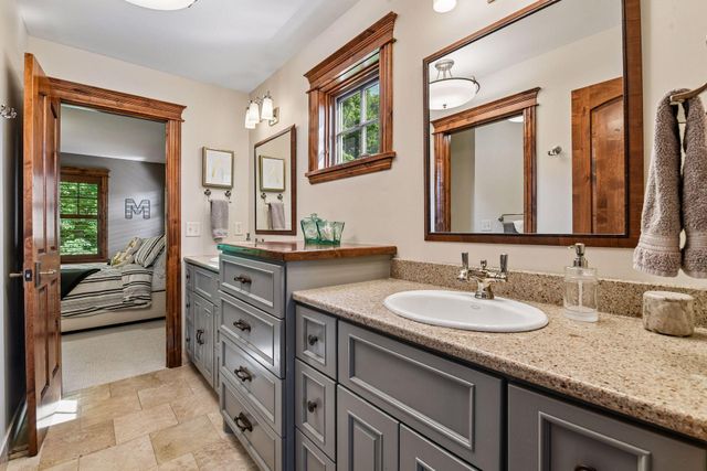 20650 Parkview Lane, Excelsior, MN 55331
