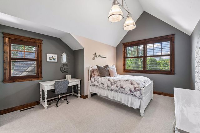 20650 Parkview Lane, Excelsior, MN 55331