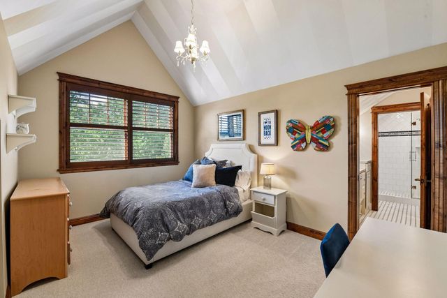 20650 Parkview Lane, Excelsior, MN 55331