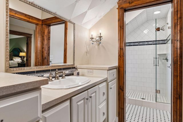 20650 Parkview Lane, Excelsior, MN 55331
