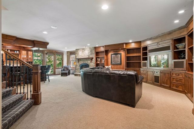 20650 Parkview Lane, Excelsior, MN 55331