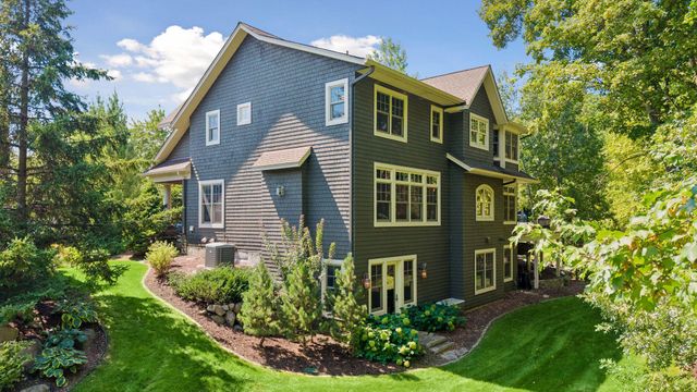 20650 Parkview Lane, Excelsior, MN 55331