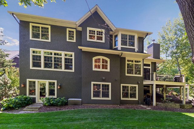 20650 Parkview Lane, Excelsior, MN 55331