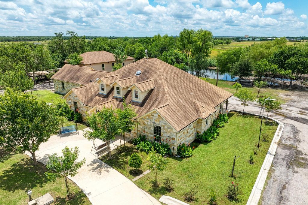 15611 Giese LN, Manor, TX 78653