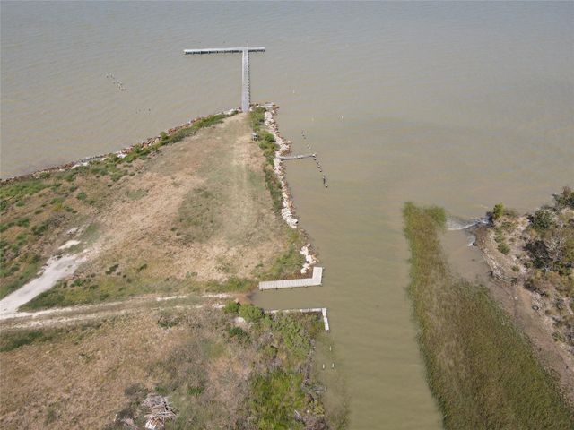 87-88 Bayou Avenue, Smith Point, TX 77514