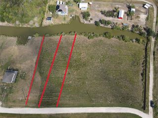 87-88 Bayou Avenue, Smith Point, TX 77514