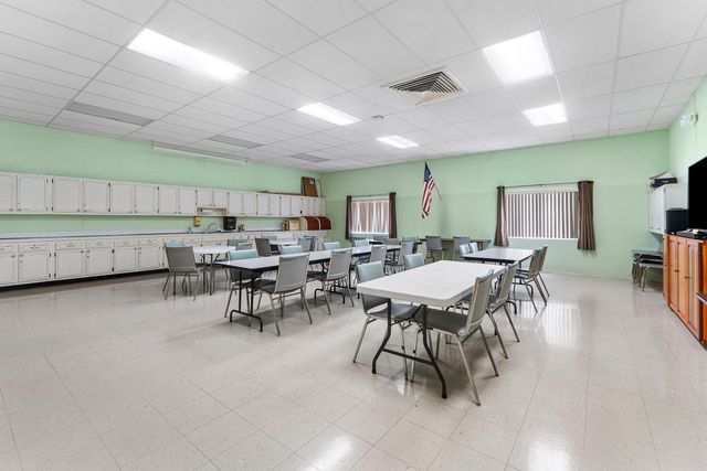 3160 Lake Osborne Drive Bldg 6 unit 206, Lake Worth Beach, FL 33461