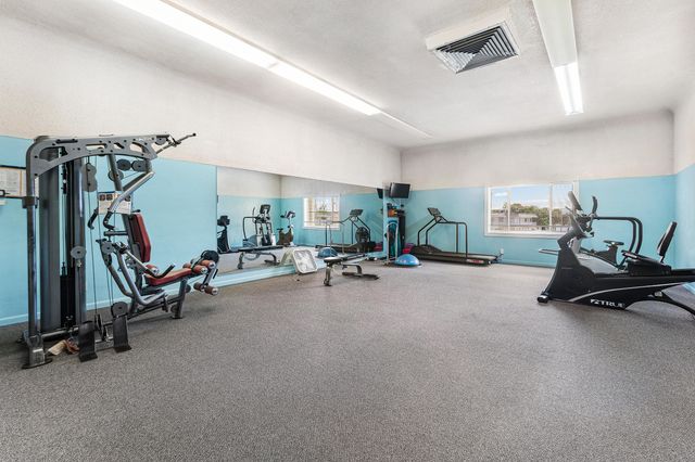 3160 Lake Osborne Drive Bldg 6 unit 206, Lake Worth Beach, FL 33461