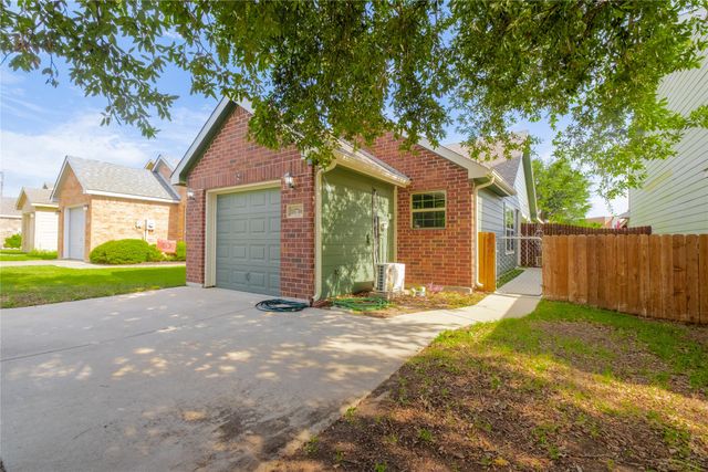 10716 Edgewest Terrace, Fort Worth, TX 76108