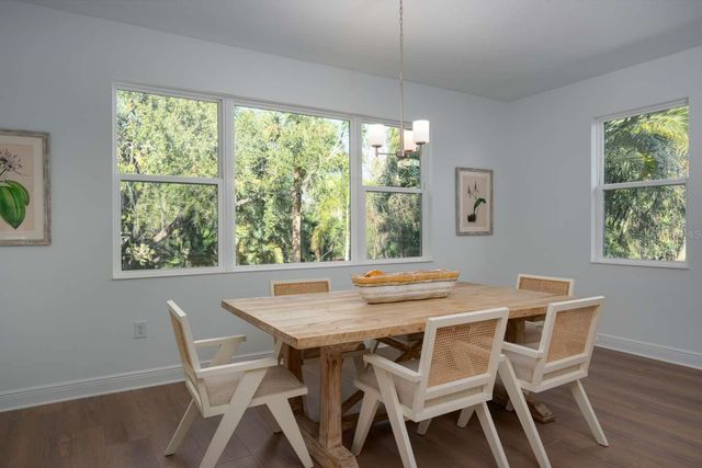 318 RAFAEL BOULEVARD NE, St Petersburg, FL 33704