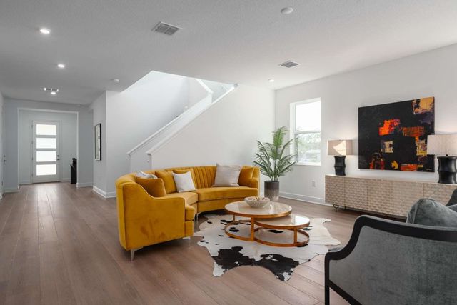 318 RAFAEL BOULEVARD NE, St Petersburg, FL 33704