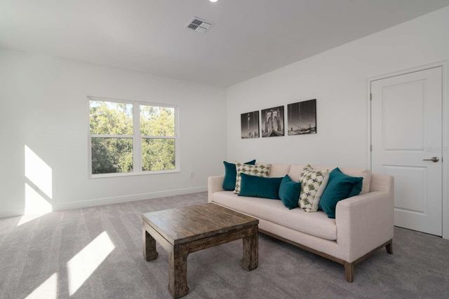 318 RAFAEL BOULEVARD NE, St Petersburg, FL 33704