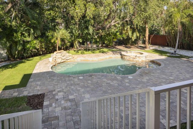 318 RAFAEL BOULEVARD NE, St Petersburg, FL 33704