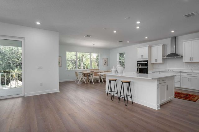 318 RAFAEL BOULEVARD NE, St Petersburg, FL 33704