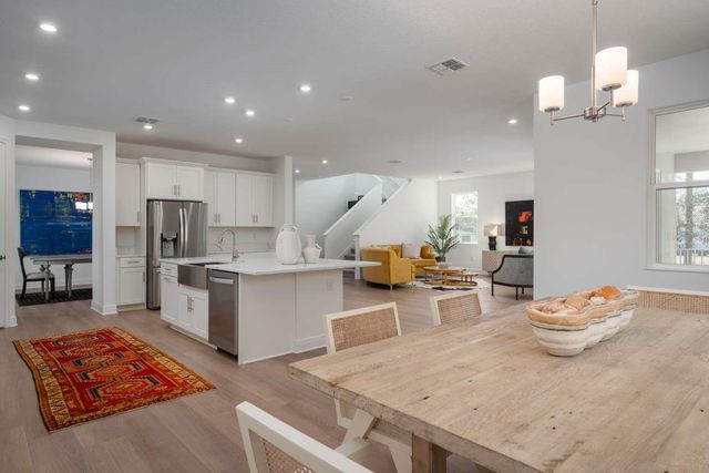 318 RAFAEL BOULEVARD NE, St Petersburg, FL 33704