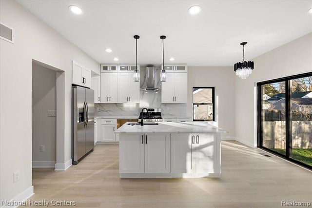 1032 E Breckenridge Street, Ferndale, MI 48220